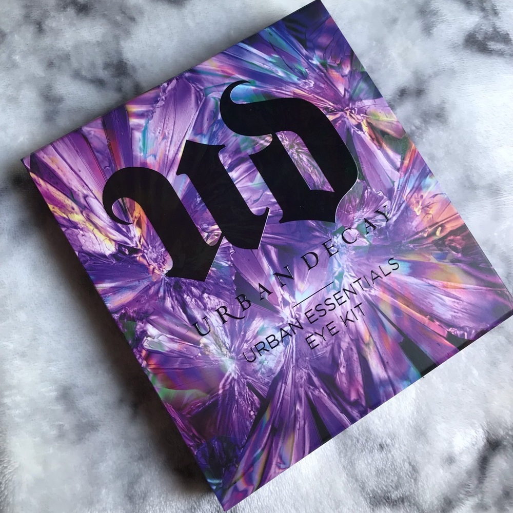 On hold for @hyginasmile -do not buy- Urban Decay Essentials Eye Kit